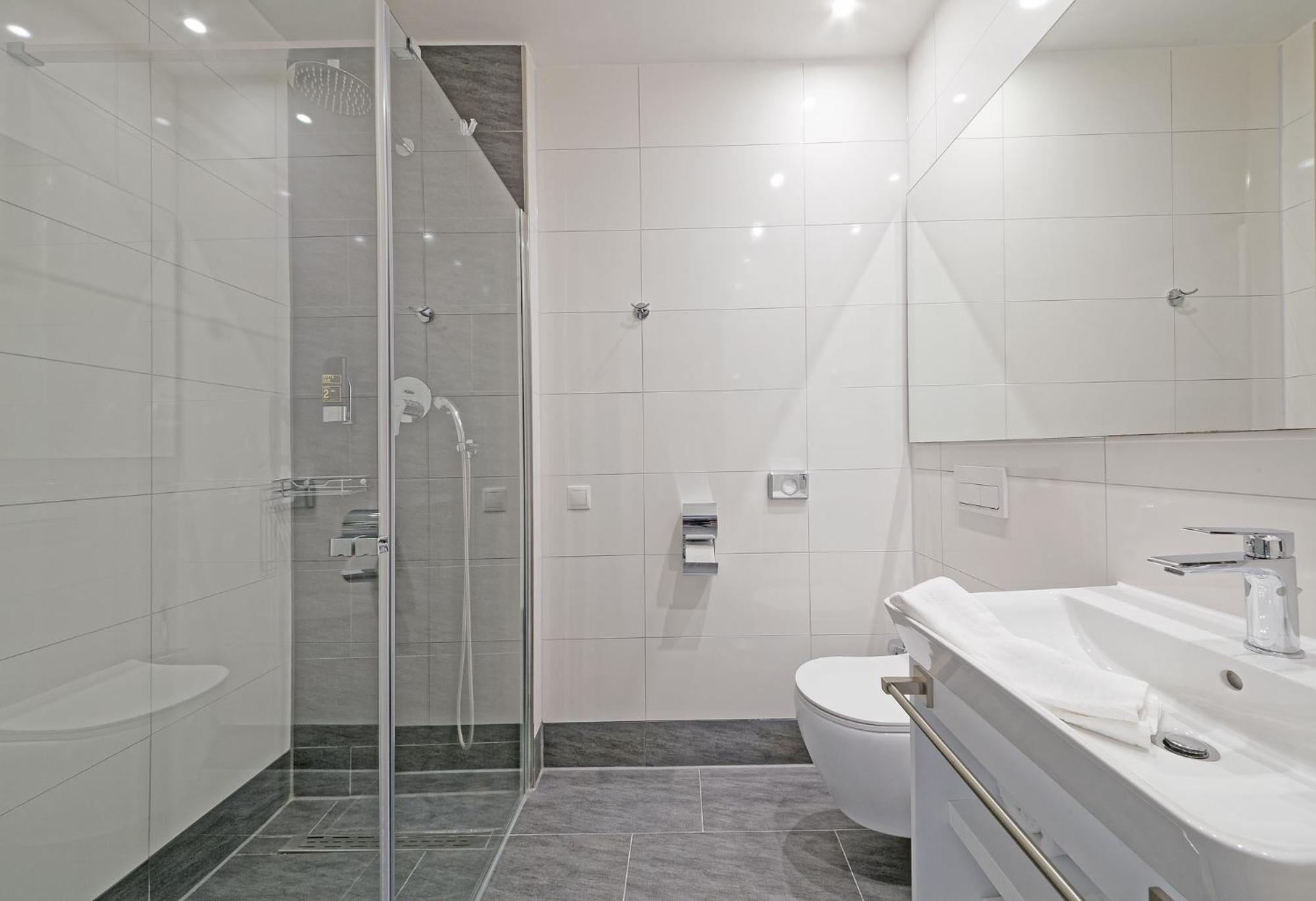 Friends Hotel Duesseldorf-Airport Ратинген Экстерьер фото